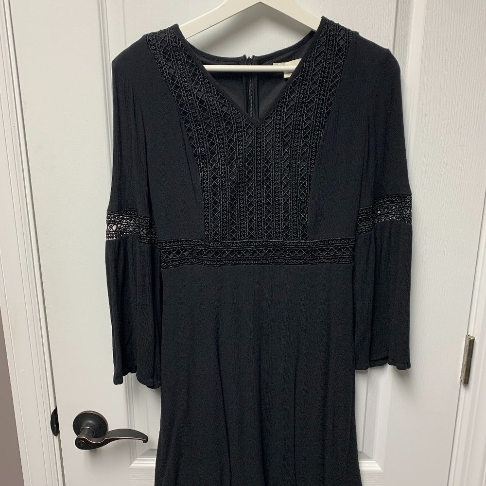 Black 3/4 sleeve dress